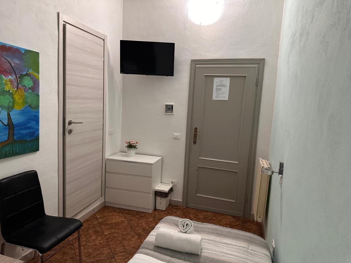 Crown Guest House 比萨 外观 照片