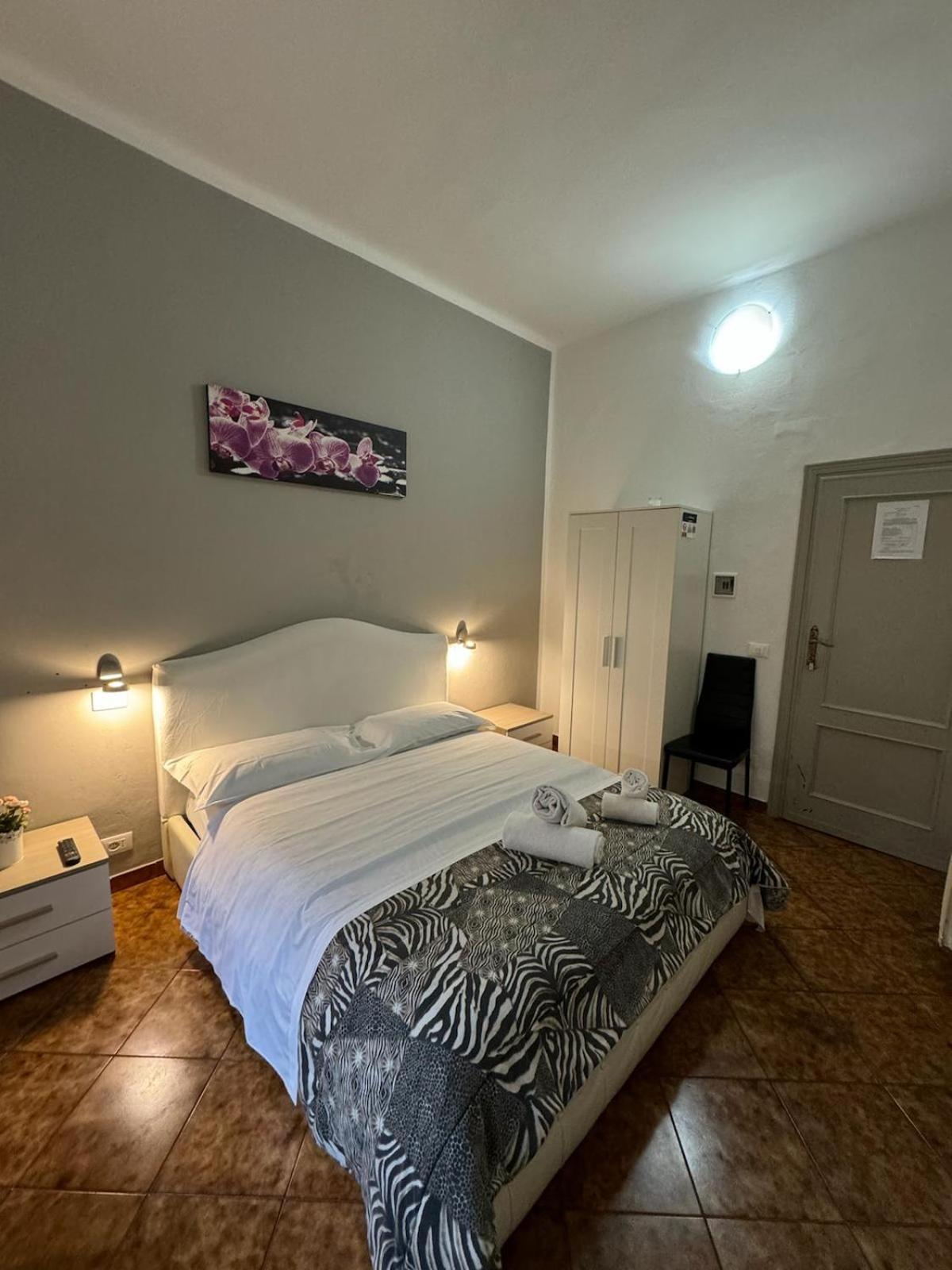 Crown Guest House 比萨 外观 照片