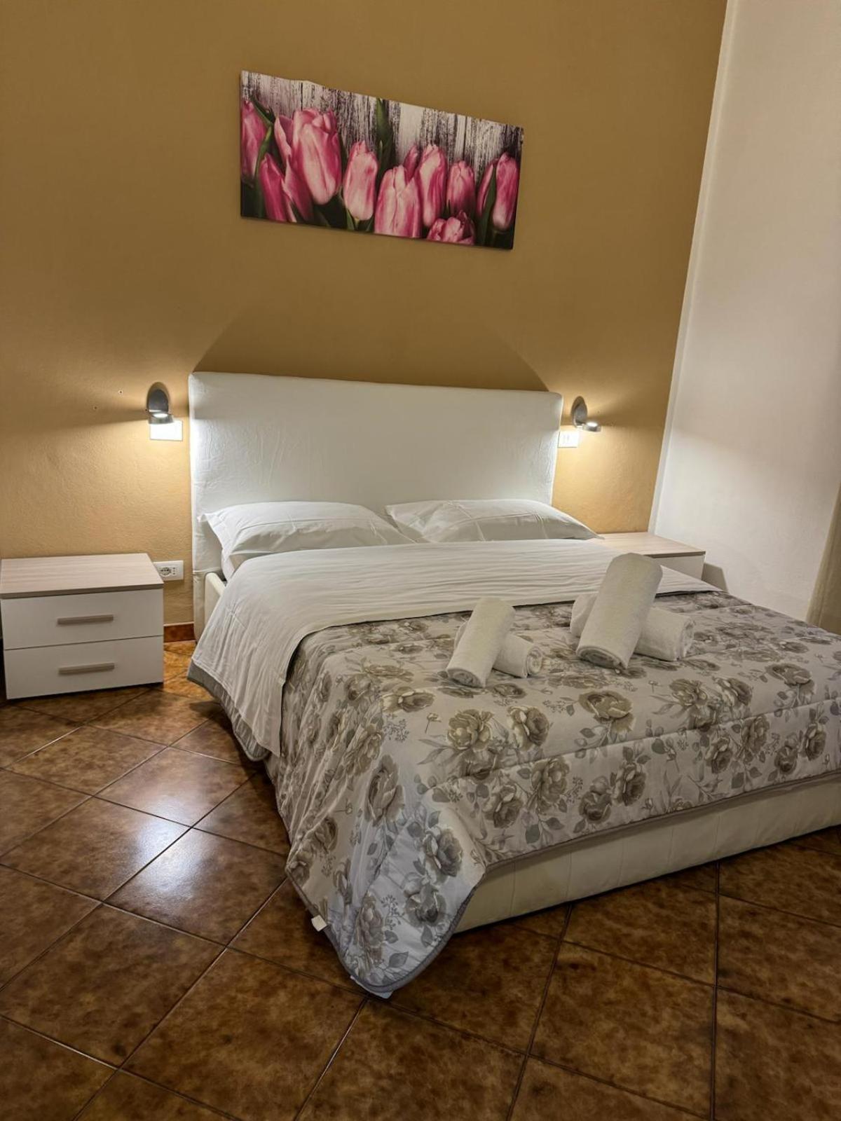 Crown Guest House 比萨 外观 照片