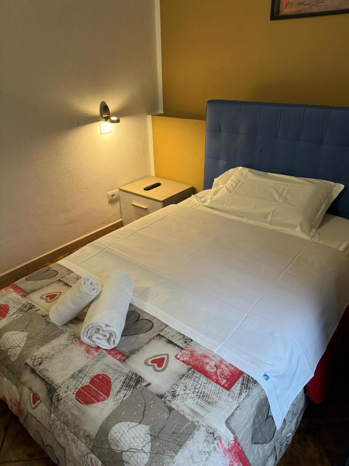 Crown Guest House 比萨 外观 照片