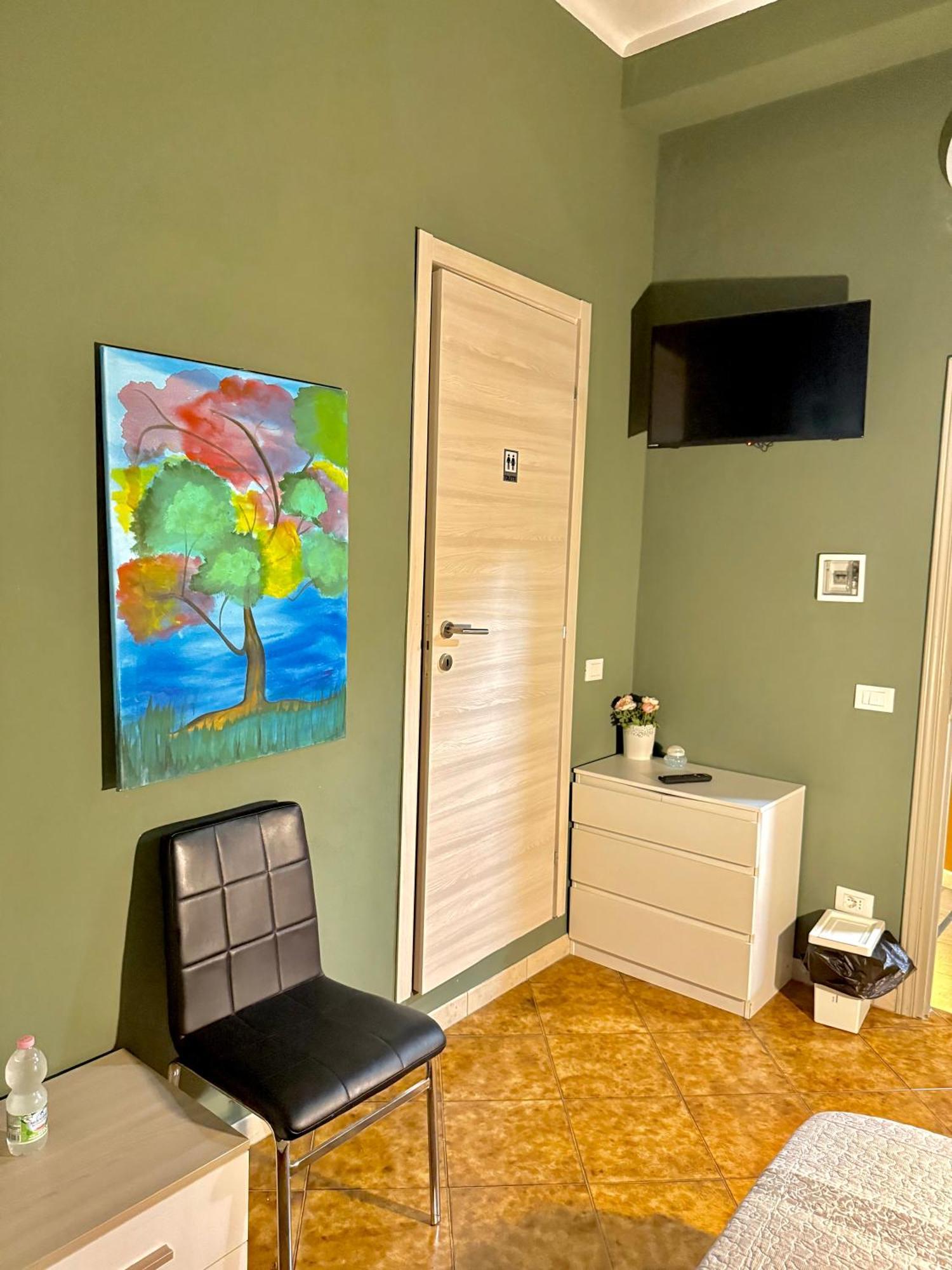 Crown Guest House 比萨 外观 照片